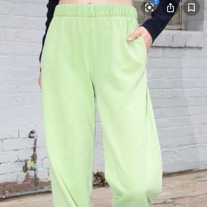 Brandy Melville green rosa sweatpants